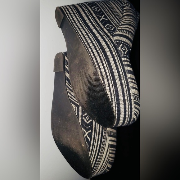 Madden Girl Chunky Bohemian Stripe Closed Toe Platform Wedge Heels Women Sz: 10 - Picture 8 of 10